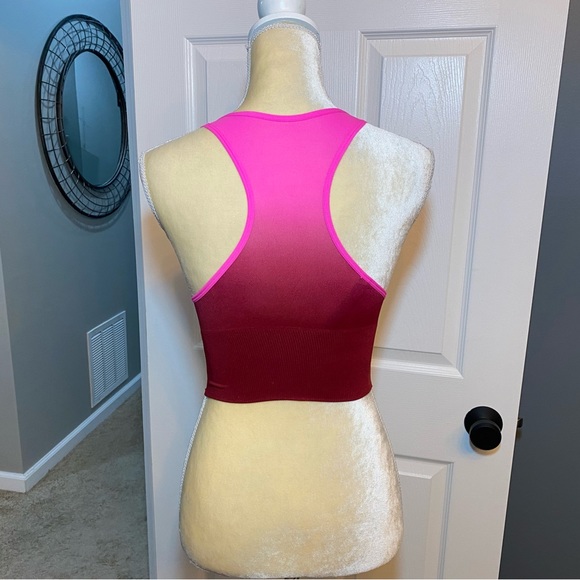 PINK Victoria’s Secret Seamless Lightly Lined Ombré Crop Top - Picture 3 of 5